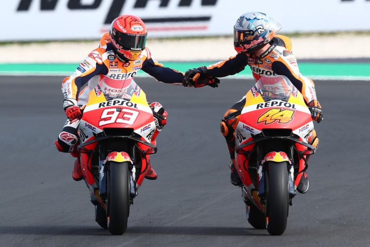 Marc Márquez y Pol Espargaró durante su estancia en Honda