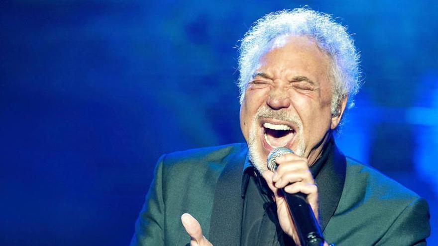 El cantante galés Tom Jones.