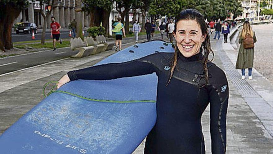 Coronavirus en A Coruña | &quot;El mar estaba flojito, los surferos estábamos deseando ir al agua&quot;