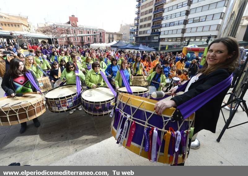 GALERÍA DE FOTOS -- Tamborrada de les dones en Vila-real