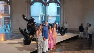Joan Miró impacta a la Familia Real en la Llotja de Palma con sus seres imaginarios