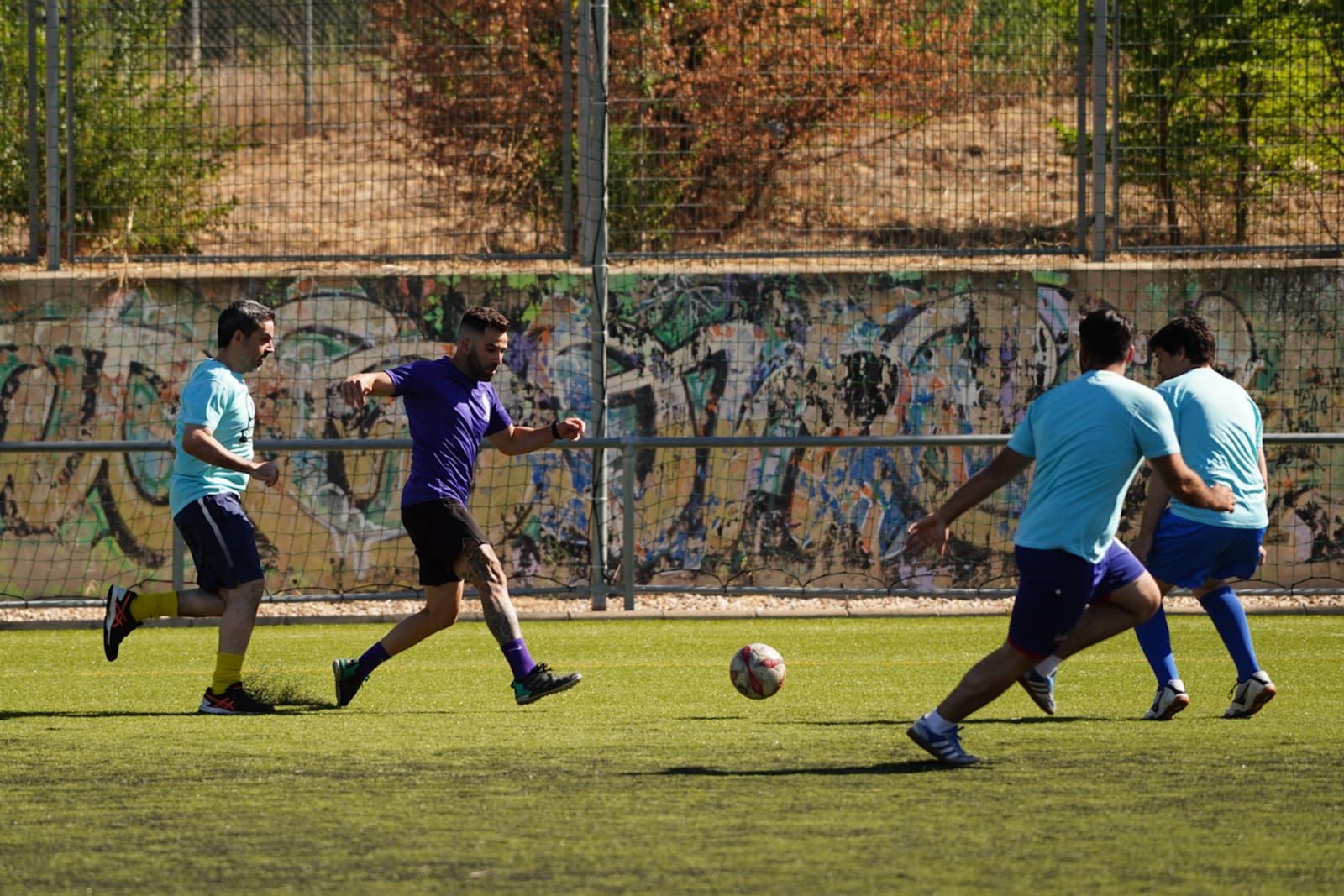 GALERIA | Fútbol "semanasantero" para ayudar a la Sierra de la Culebra