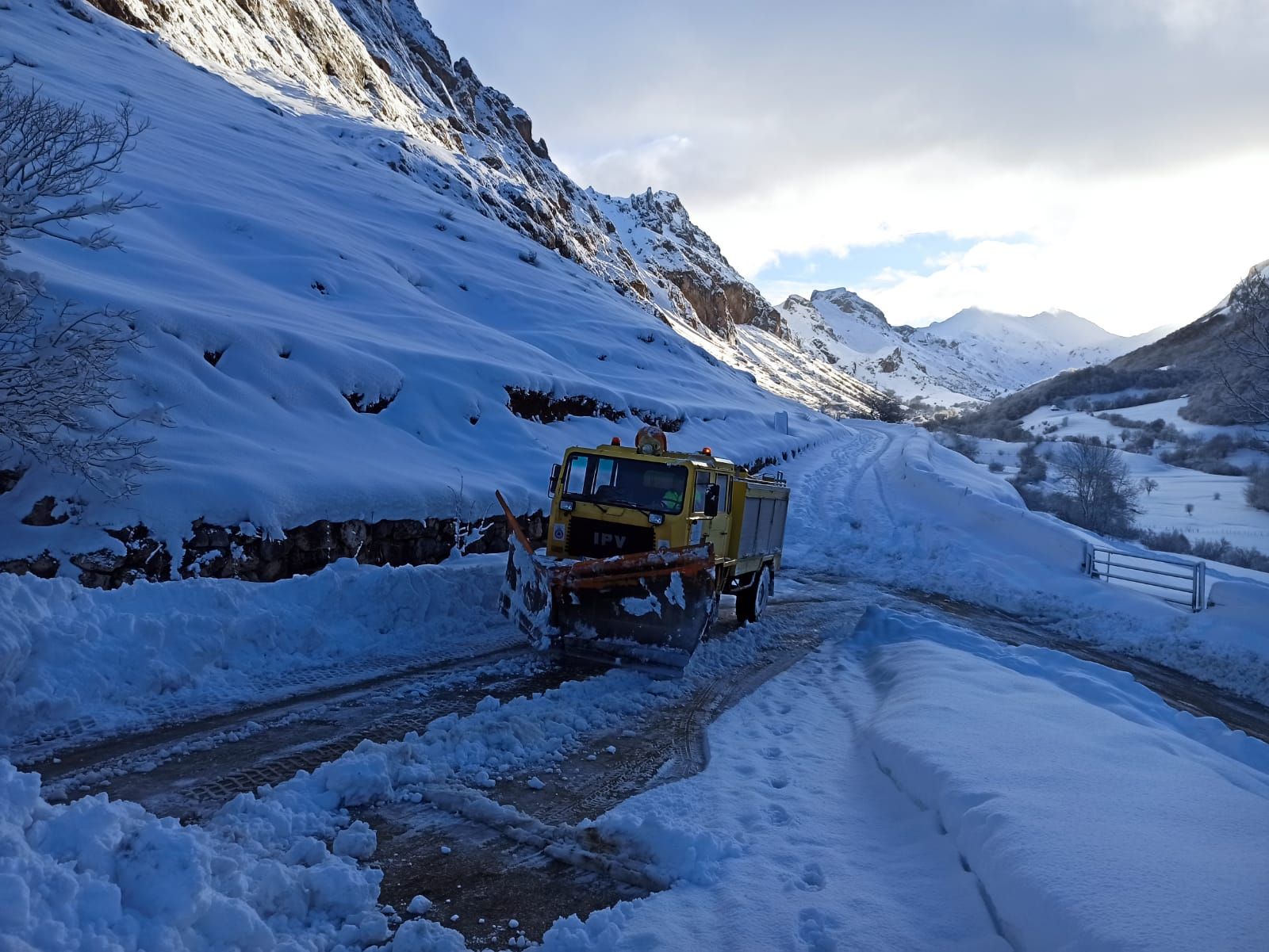 Somiedo, tras el puente de temporal: nieve, nieve y más nieve