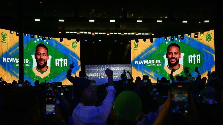Neymar celebra su convocatoria entre lloros y abrazos con familia y amigos