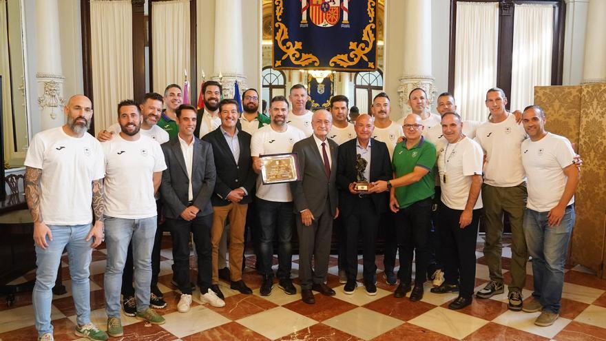 Recepción al Unicaja +35 en el Ayuntamiento por el éxito en el Mundial FIMBA