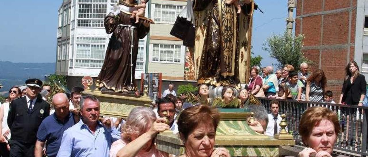 Procesión en las fiestas de verano de 2015. // Bernabé/Gutier