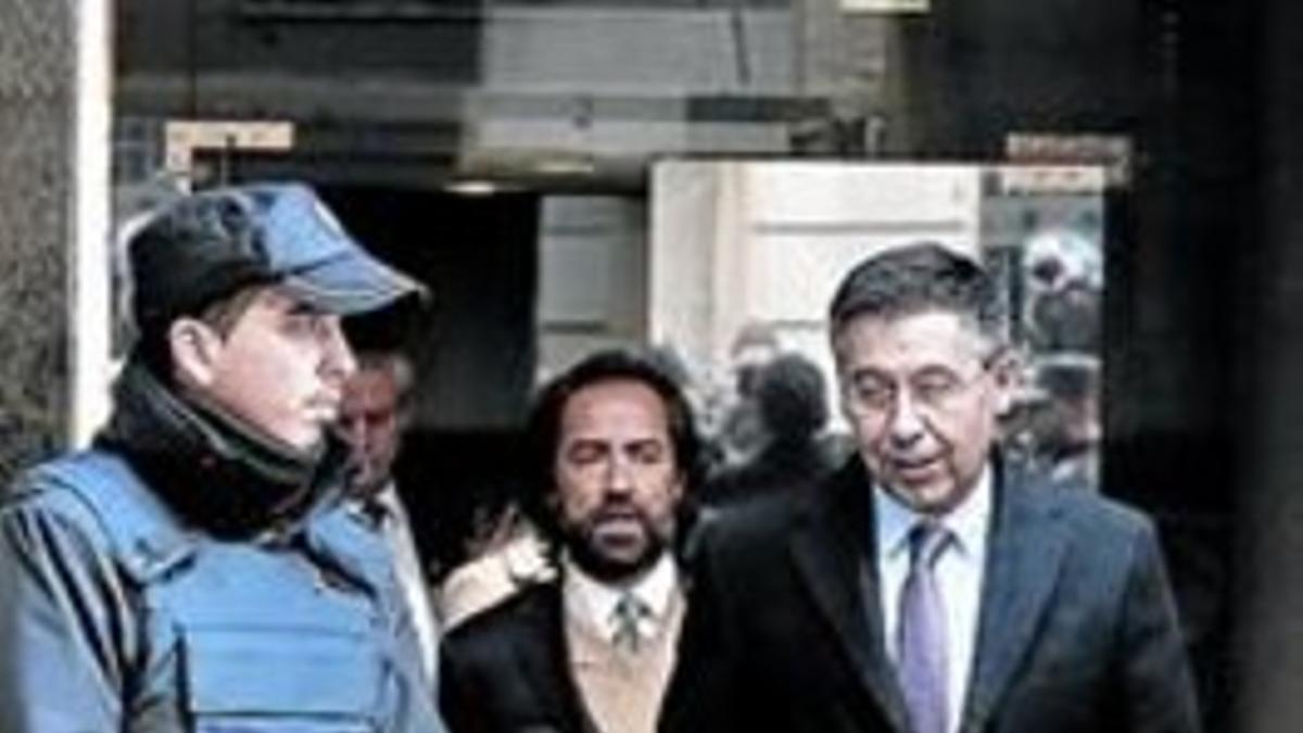 Bartomeu sale de la Audiencia tras declarar el día 13