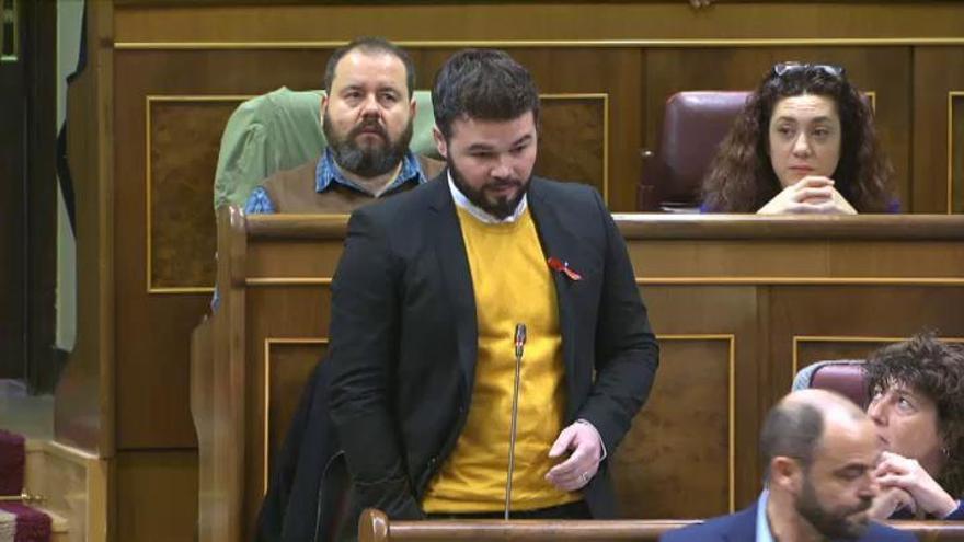 Rufián a Rajoy: "No estamos hablando de Bárcenas, puede decir condón"