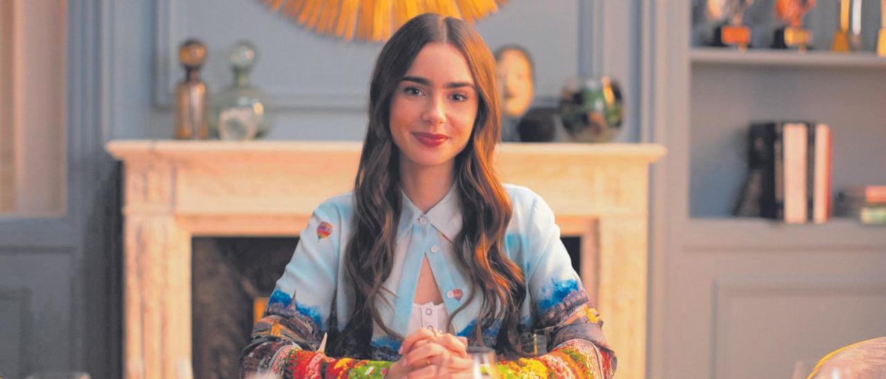 La absoluta protagonista 
de esta serie de Netflix es
Lily Collins, que también
está entre los productores.