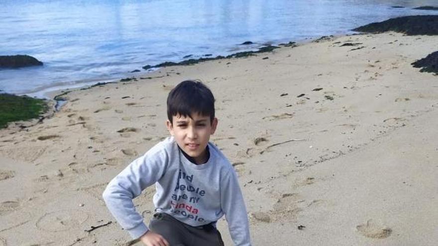 La historia de Pablo, un niño moañés alérgico a los dispositivos electrónicos