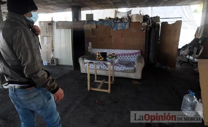 Tensión en San Pío X durante el desalojo de okupas en un edificio abandonado