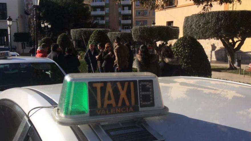 Taxis para protestar por el veto a Intu Mediterrani
