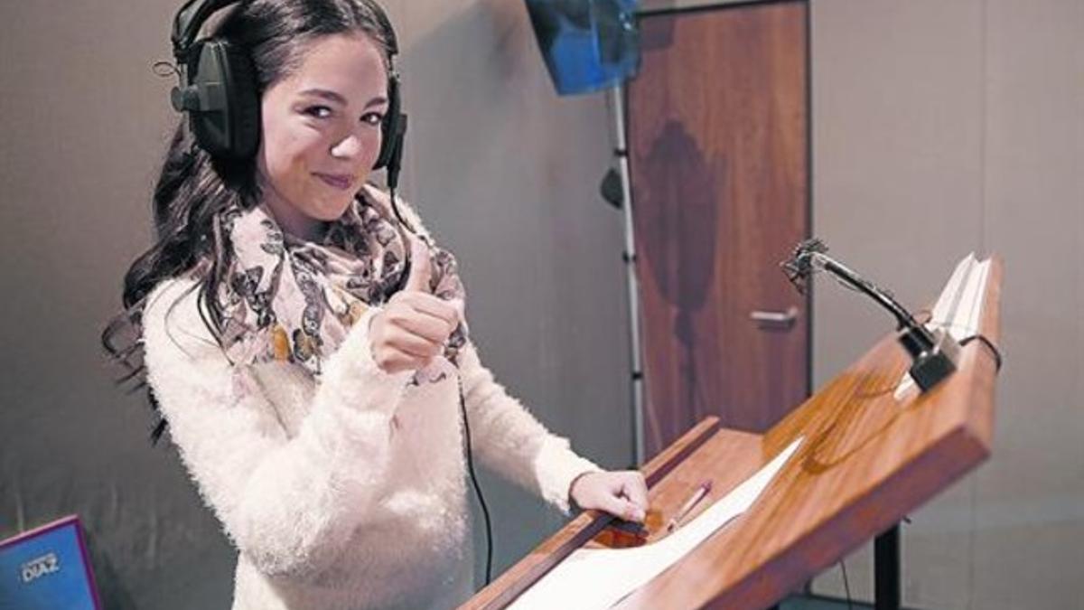 María Parrado, en el estudio barcelonés Soundstudio, grabando 'Annie'.