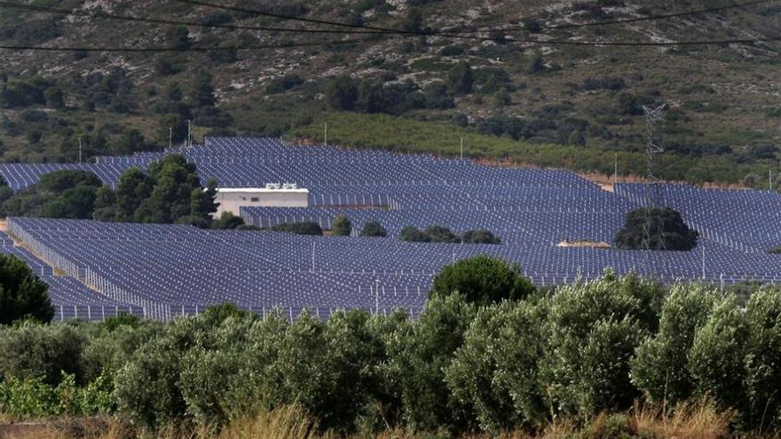 Calzadilla de los Barros inicia los trámites para revertir el rechazo de las dos fotovoltaicas