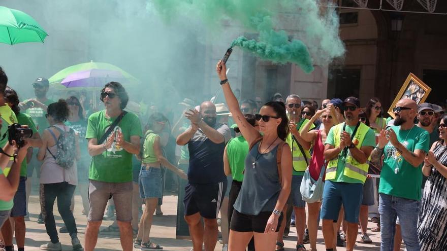 Los profesores se echan de nuevo a la calle en Ali