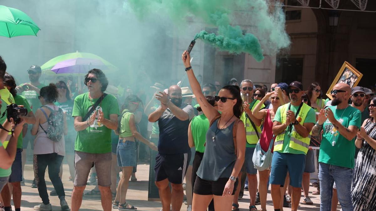 Los profesores se echan de nuevo a la calle en Alicante