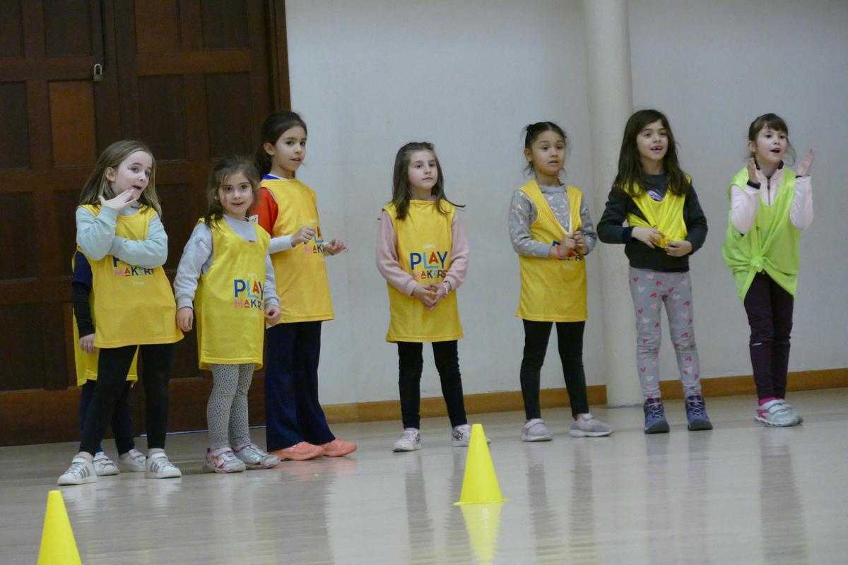 Escolàpies Figueres impulsa el futbol femení amb el projecte Playmakers de la UEFA i Disney