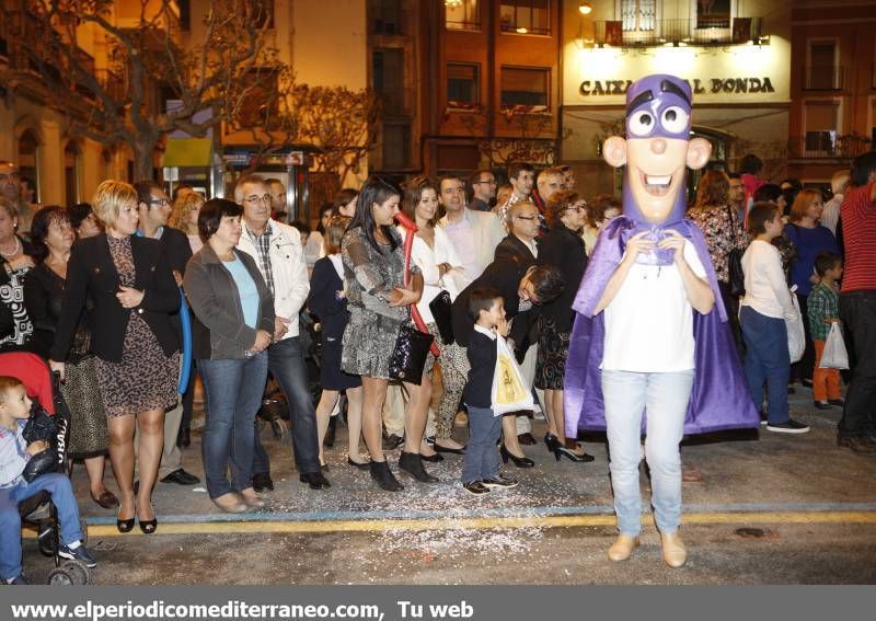 GALERÍA DE FOTOS -- Onda despide sus fiestas con un gran desfile de carrozas