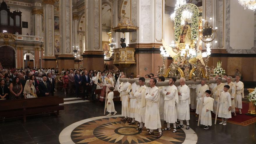 Fiestas en Vila-real: Misa y procesión en la Arciprestal