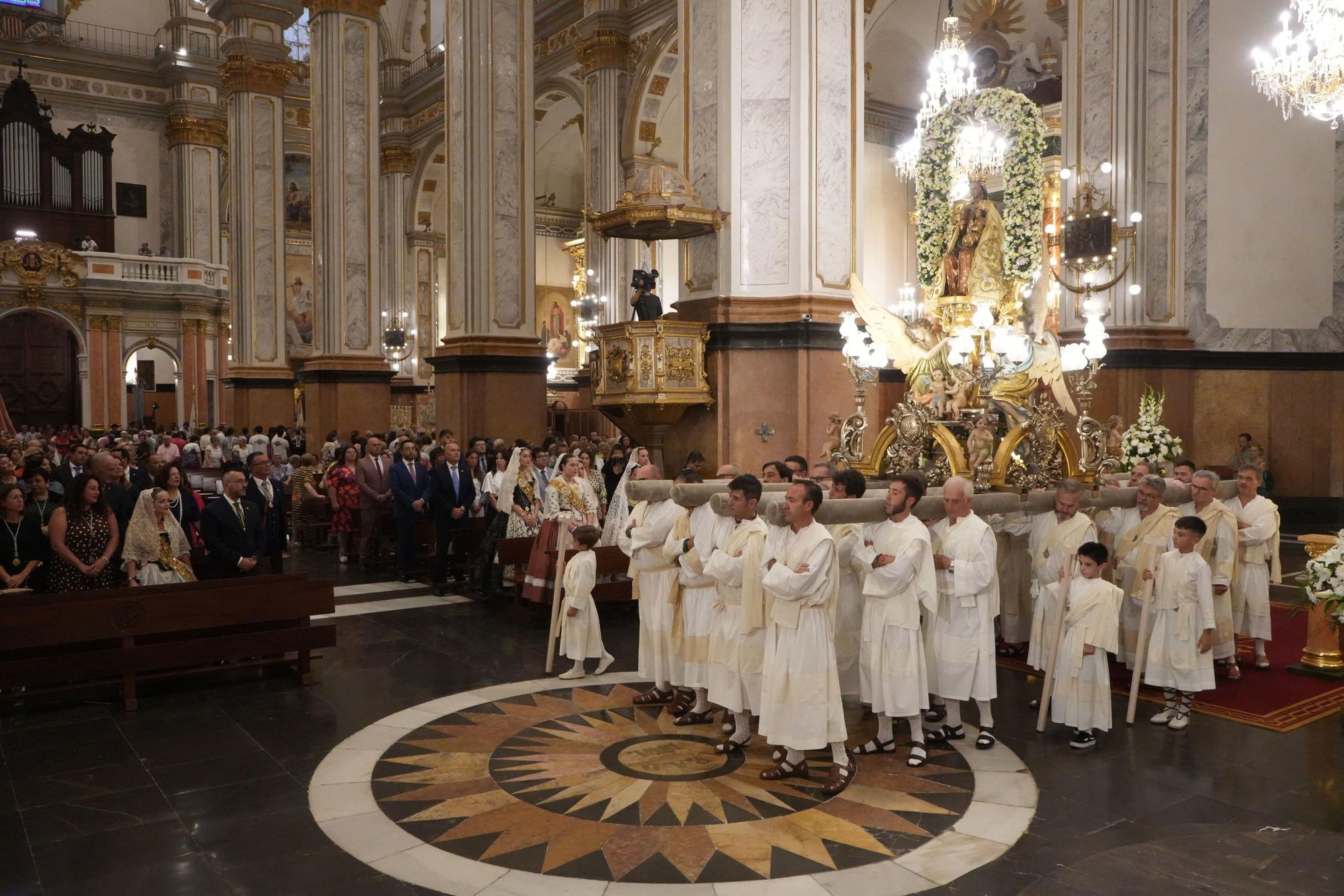 Fiestas en Vila-real: Misa y procesión en la Arciprestal