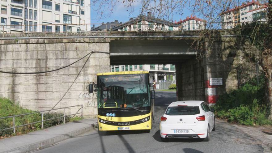 Túnel bajo la vía férrea de la calle Ramón Puga.   | // IÑAKI OSORIO