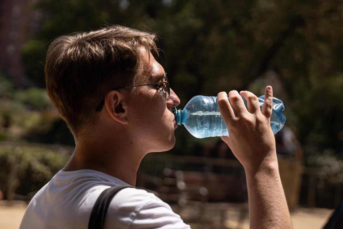 Catalunya llança una alerta per calor intensa després de la primera nit tòrrida de la temporada Catalunya llança una alerta per calor intensa després de la primera nit tòrrida de la temporada