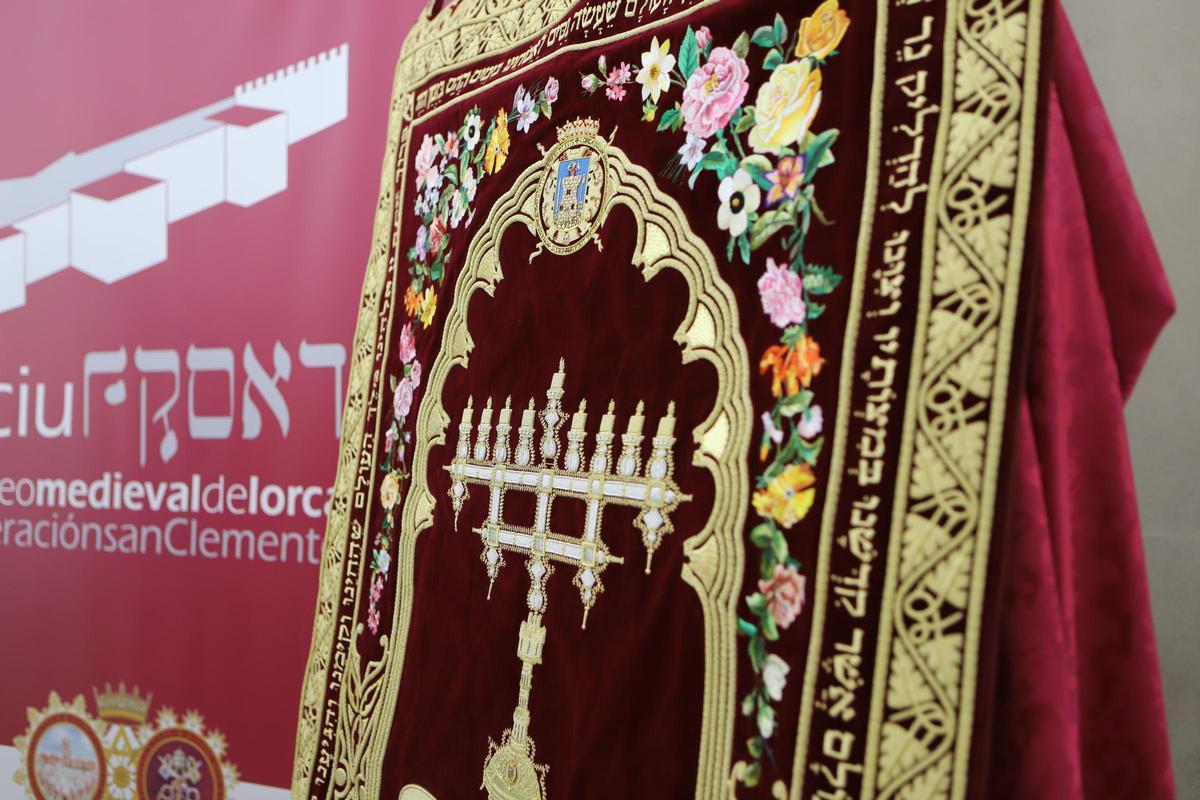 El nuevo estandarte, en detalle.