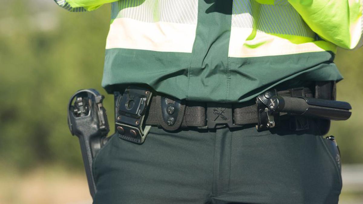 Sanción a un sargento de la Guardia Civil que orinó en la cuneta tras multar a un hombre por lo mismo