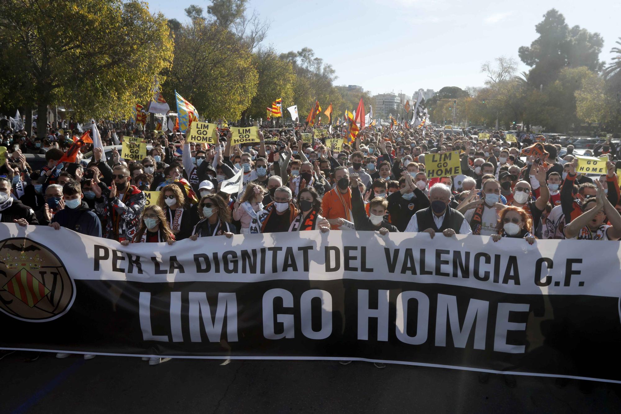 La manifestación valencianista contra Peter Lim (primera parte)