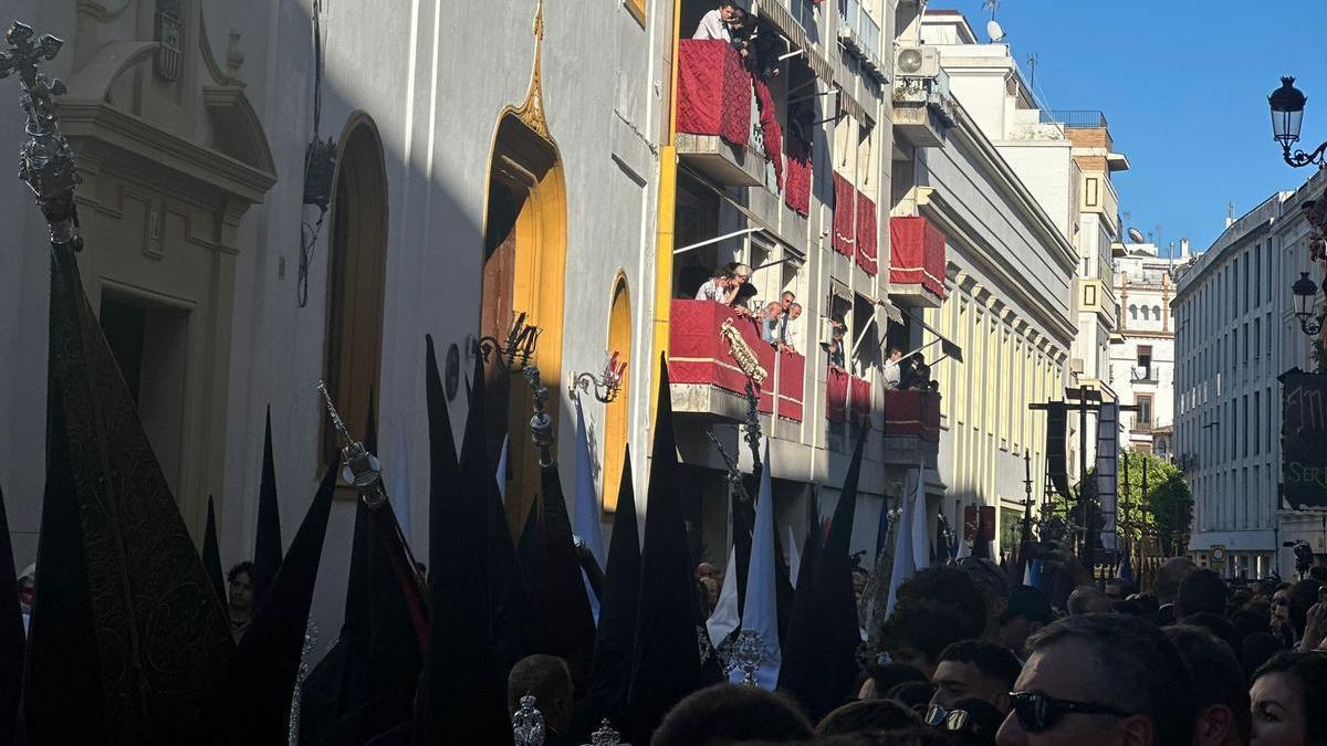 Vídeo | Sale de la Iglesia de San Gregorio el paso de La Canina
