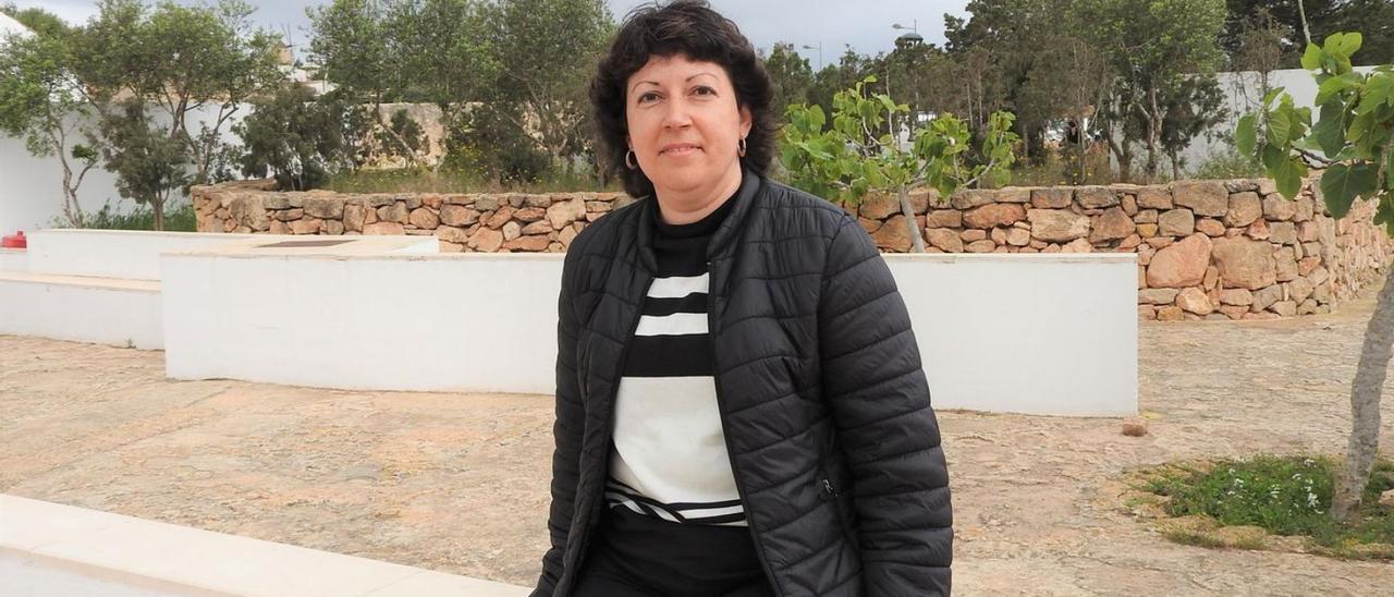 La poeta y presidenta de la Obra Cultural Balear de Formentera, Maria Teresa Ferrer