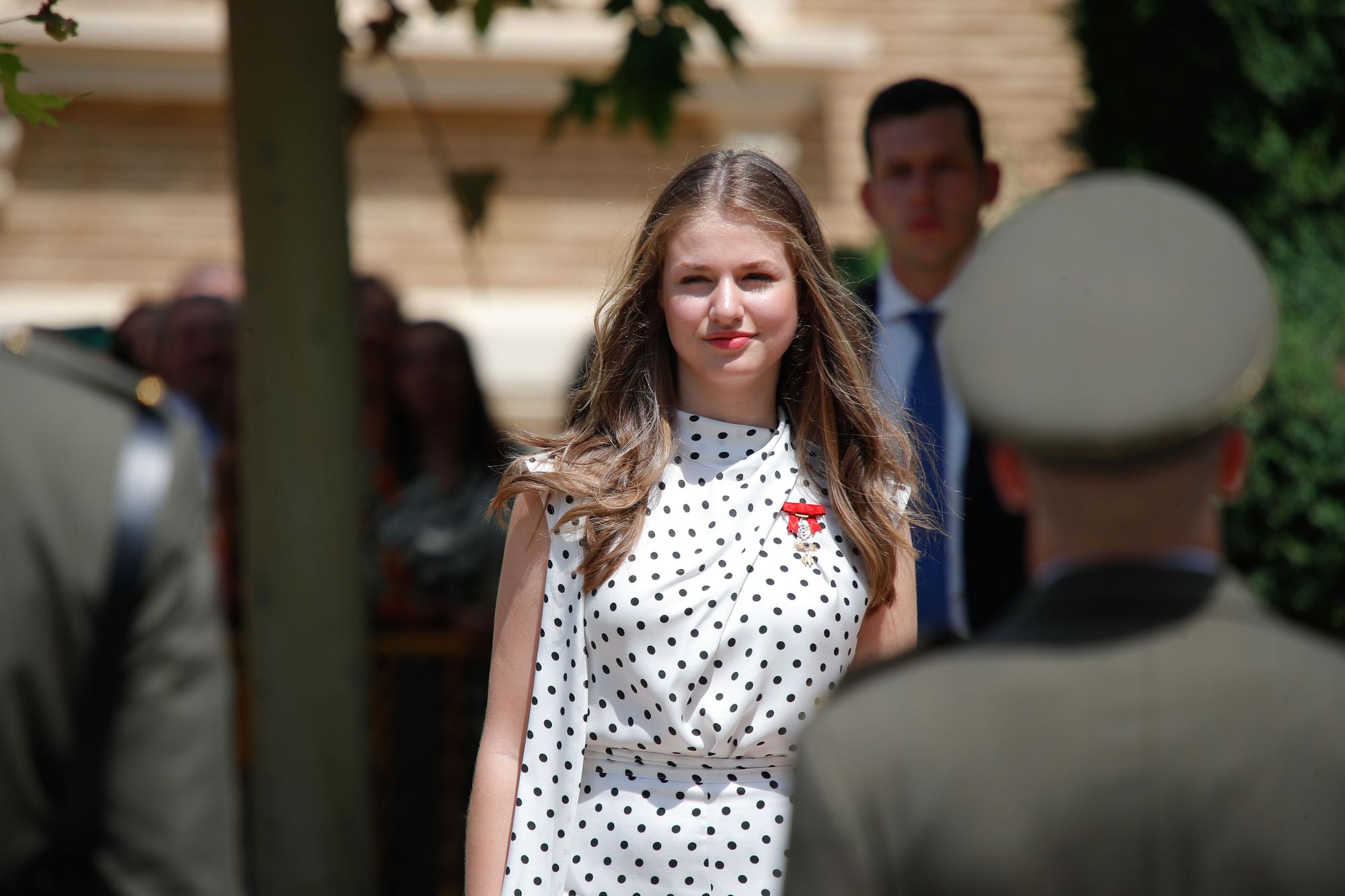 Las Primeras Imágenes De La Princesa Leonor Con El Uniforme En La