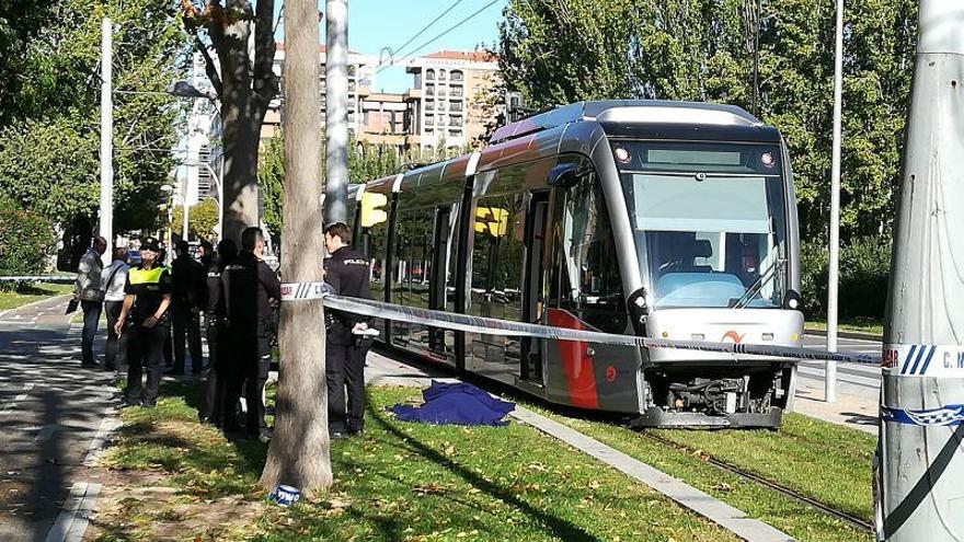 Fallece un hombre al ser arrollado por el tranvía en el barrio del Actur