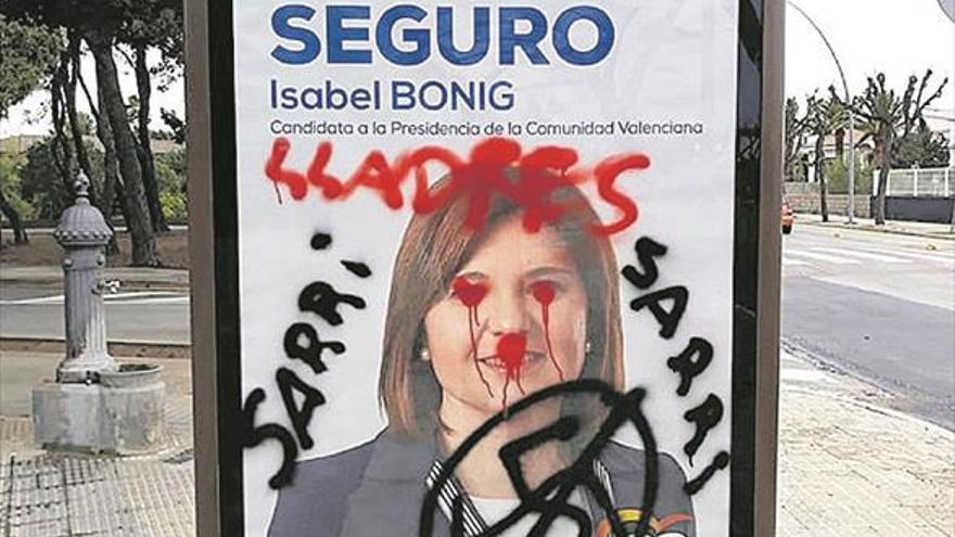 El PP denuncia ante la policía las pintadas a sus carteles electorales