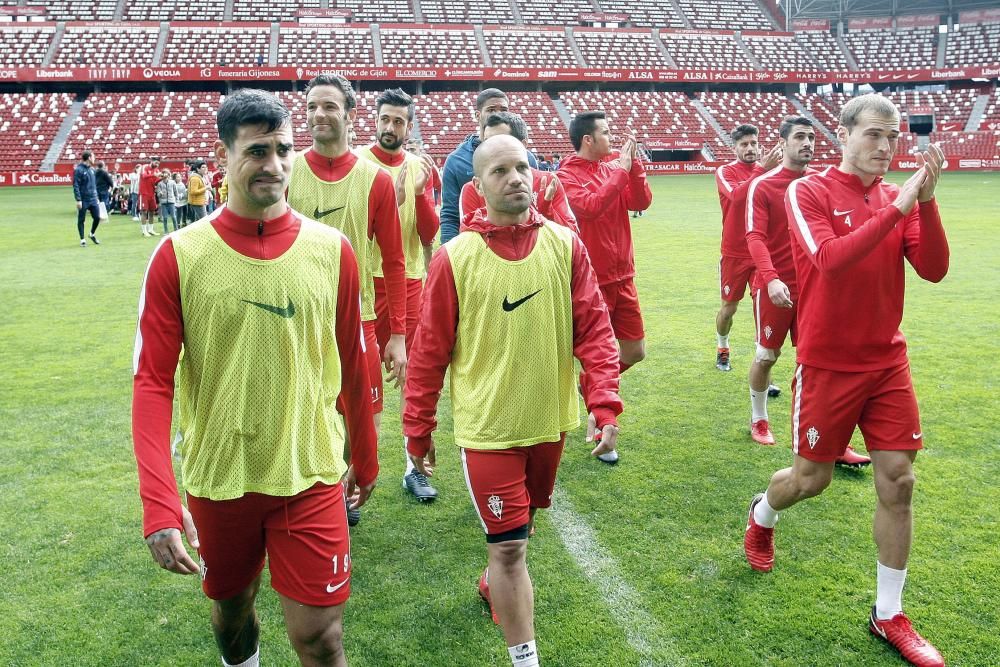 Entrenamiento del Sporting en El Molinón.