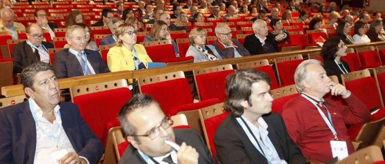 Directivos sanitarios españoles, en la sesión de trabajo de ayer en la Laboral.