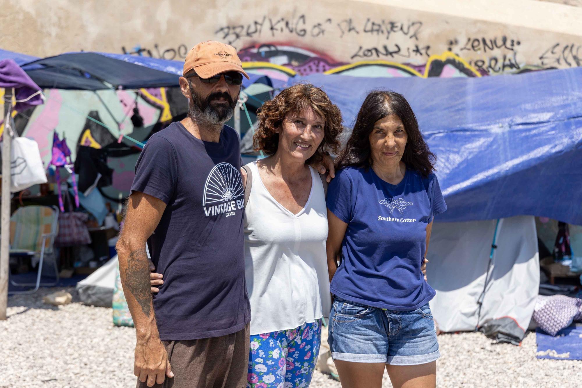 La ONU urge a España una vivienda social para un matrimonio y sus dos hijos que viven en una tienda de campaña en Alicante