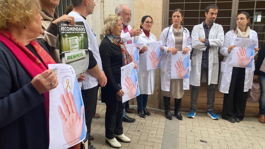 Las agresiones a sanitarios siguen disparadas con doce casos cada semana