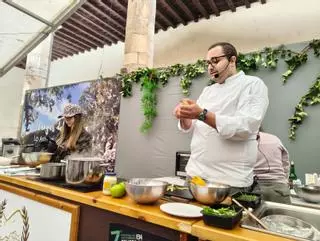 "Comer sin gluten no significa que tenga que ser aburrido", señala el cocinero madrileño Borja Martín-Palomino en el cierre de Cangas sin Gluten