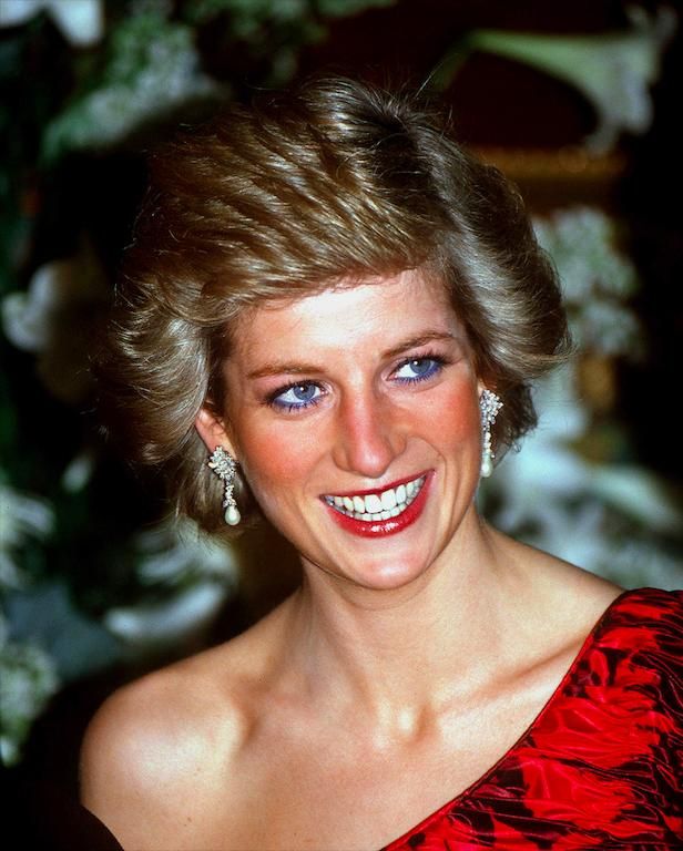 El mítico 'eyeliner' azul de Lady Di vuelve en forma de tendencia 'make-up'