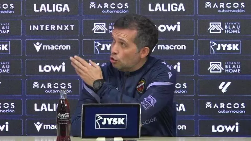 Luís Castro, ante el comentario de Matturro a Mbappé