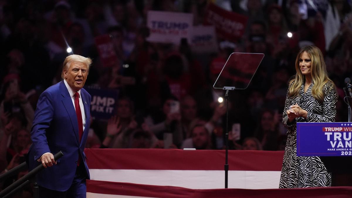 Donald i Melania Trump durant el míting