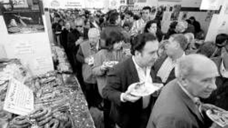 El comercio del mercado de la Ronda no quiere el traslado de la feria gastronómica