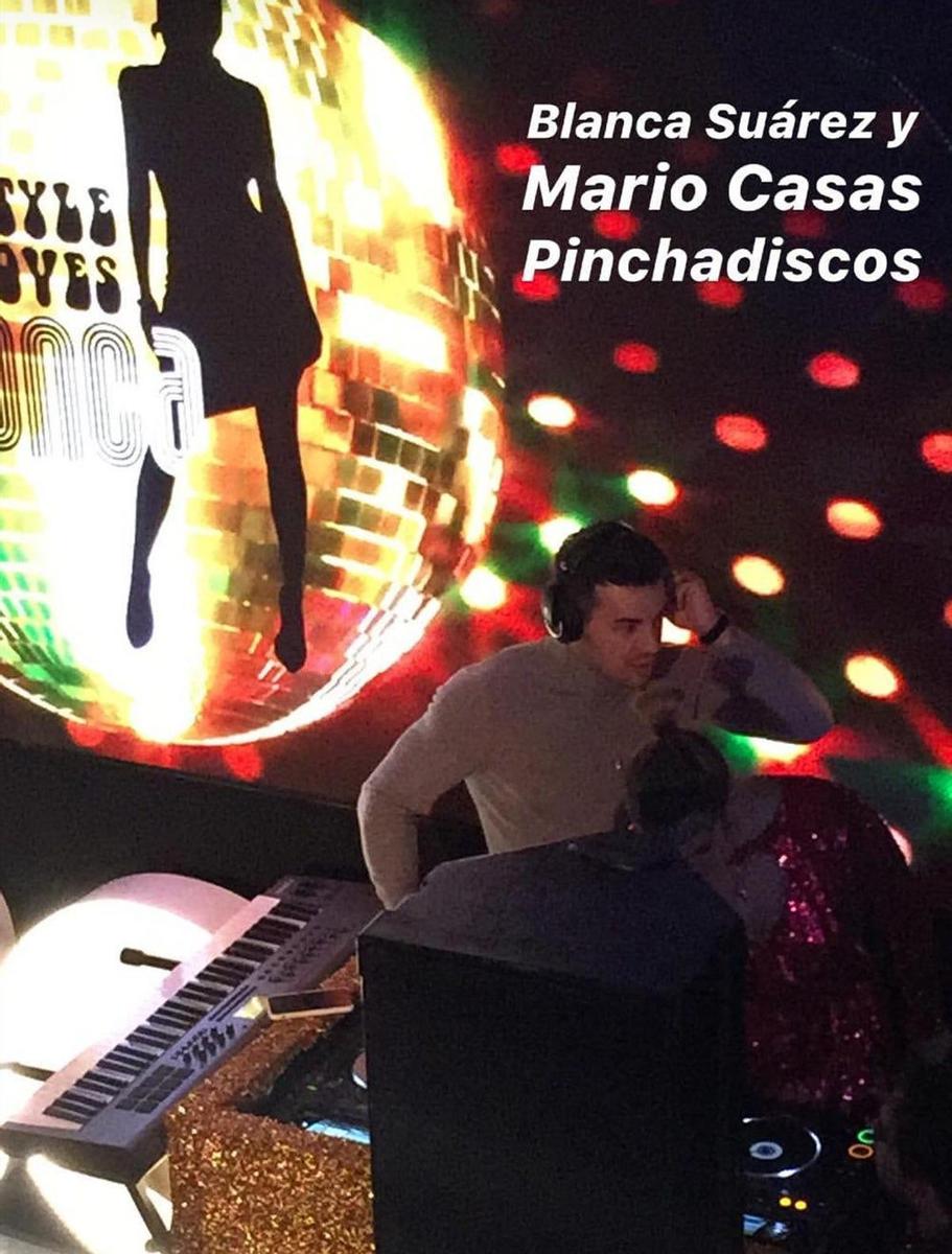 Mario Casas y Blanca Suárez pinchando (discos)