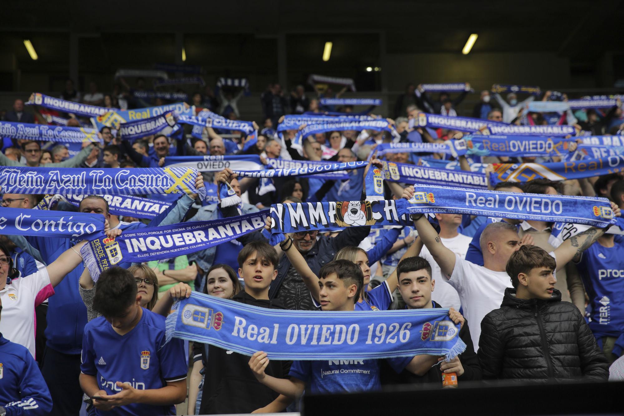 ¿Estuviste en el partido entre el Real Oviedo y el Ibiza? Búscate en esta galería de fotos