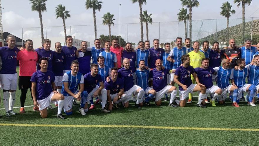 Participantes en el Memorial Paco Acosta con la pequeña Claudia.  | GASPAR ZAMORA