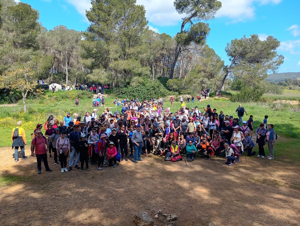 La jornada para reivindicar los caminos públicos de Ibiza y vías agropecuarias en imágenes La jornada para reivindicar los caminos públicos de Ibiza y vías agropecuarias en imágenes