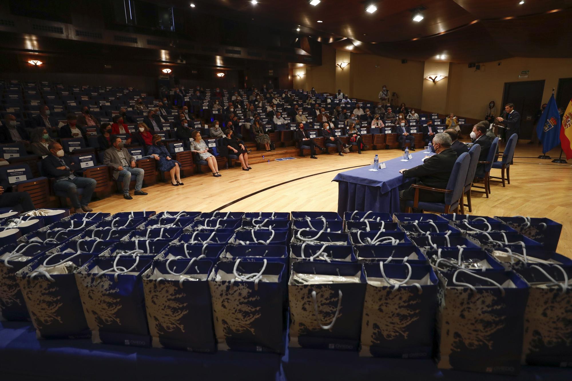 Oviedo homenajea a sus funcionarios por Santa Rita