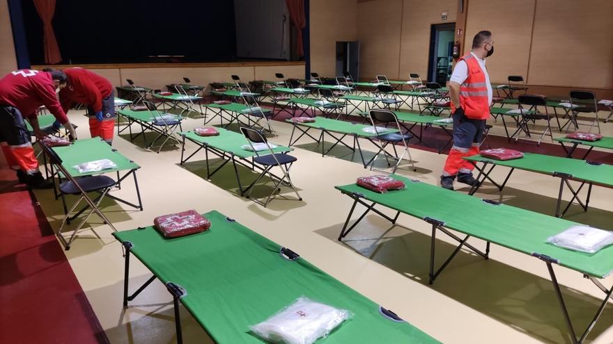 Cruz Roja monta albergues en Luceni y Tauste para los evacuados de Novillas por la riada