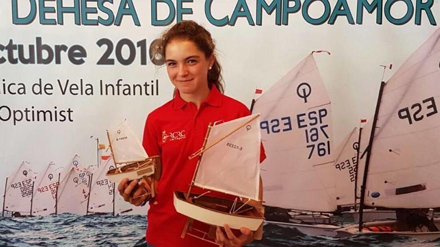 La cartagenera Marina León, tercera  y mejor fémina en el CN Campoamor